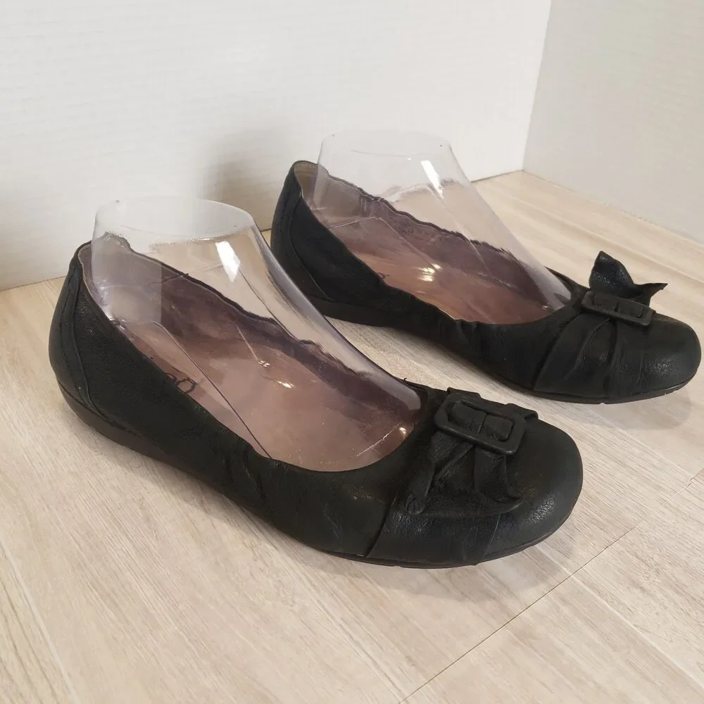 Abeo Tabitha Black Leather Flats Women’s Size 8N Comfort Slip-On Buckle Detail